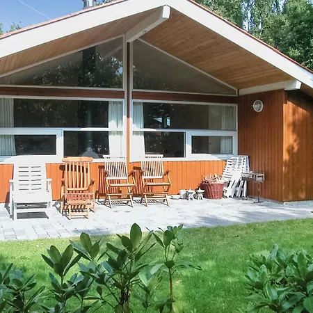 Cozy Home In Glesborg With Sauna *